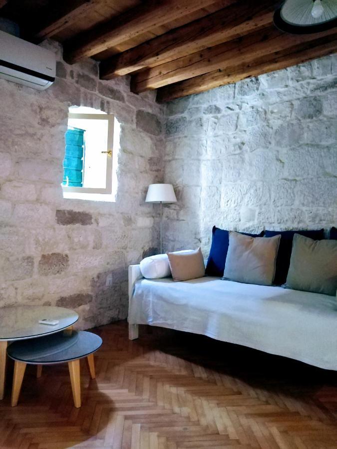 Rooms Livia Trogir Exterior foto