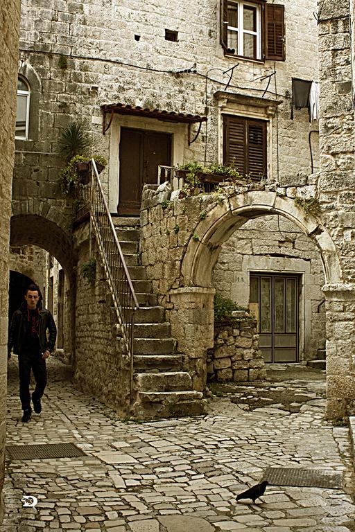 Rooms Livia Trogir Exterior foto