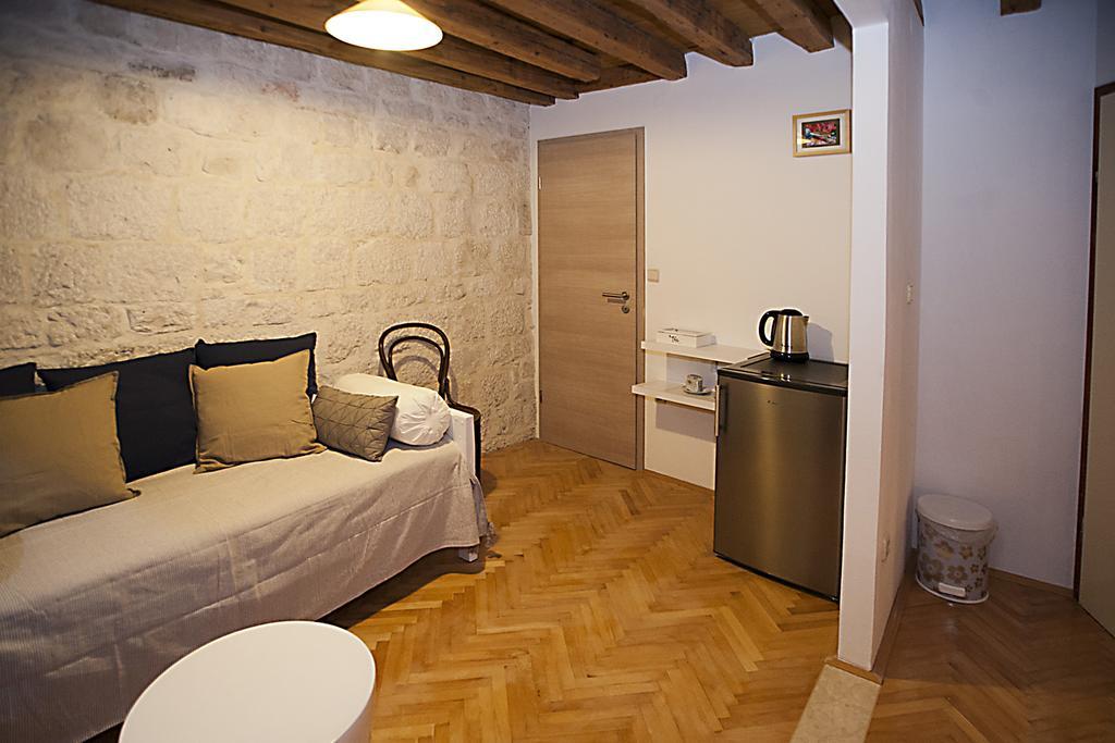 Rooms Livia Trogir Habitación foto