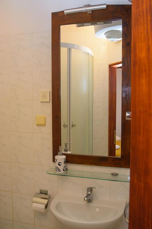 Rooms Livia Trogir Habitación foto