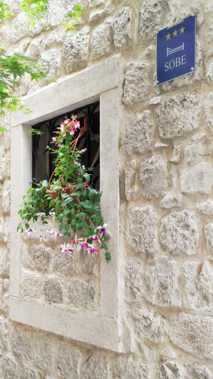Rooms Livia Trogir Exterior foto